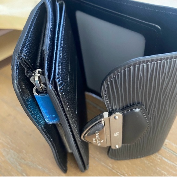 Louis Vuitton Wallet - Picture 4 of 6